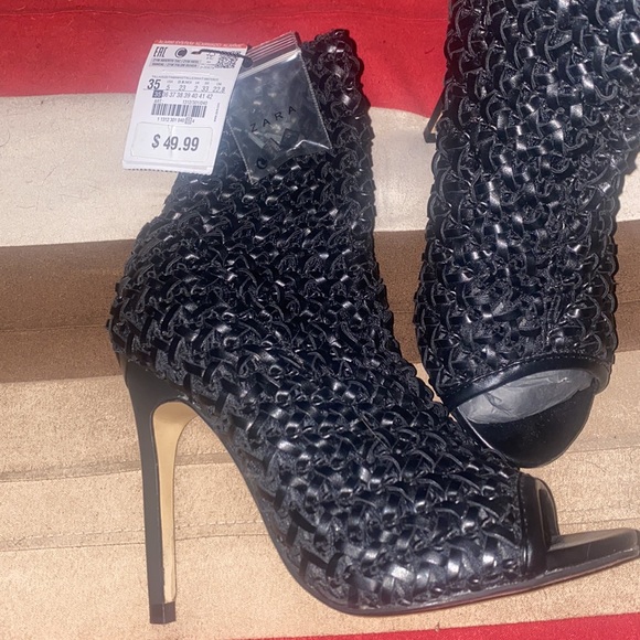 Zara crochet booties - Picture 2 of 3